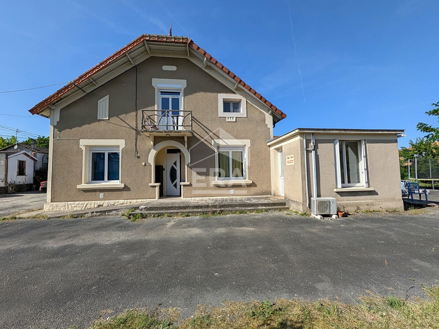 Maison à vendre - 8 pièces - 218m2 - Montpon-Ménestérol (24700)