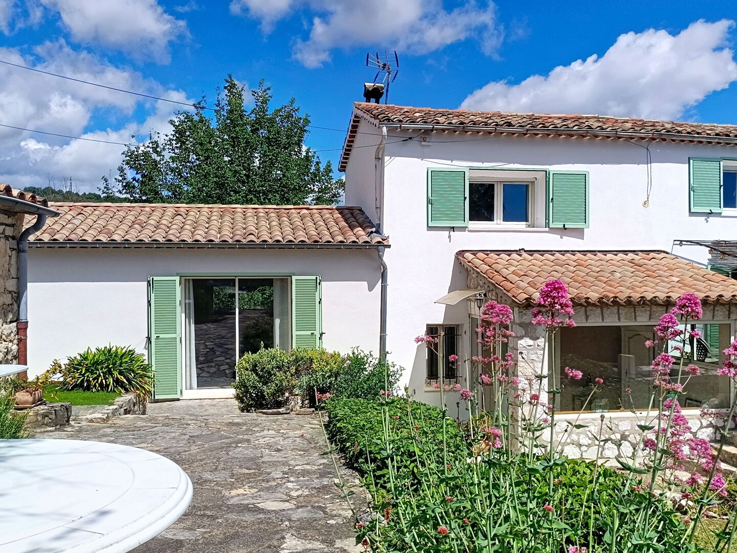 Maison à vendre - 5 pièces - 123m2 - Le Rouret (06650)