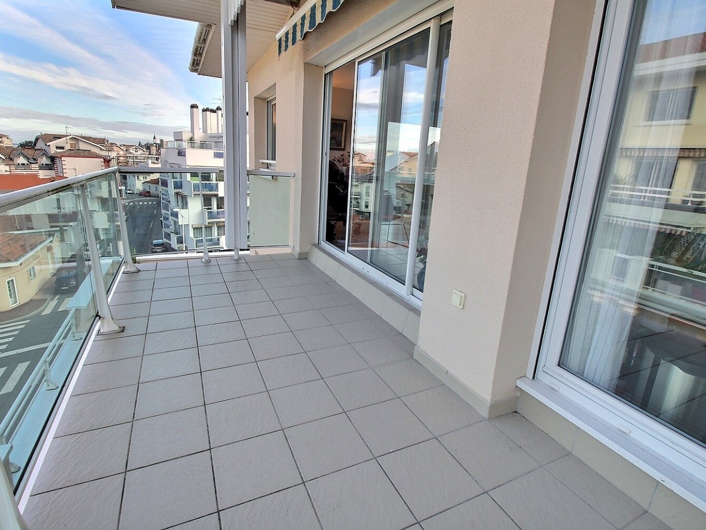 IDEALEMENT SITUE EN CENTREVILLE DERNIER ETAGE APPARTEMENT TYPE 3 AVEC BOX