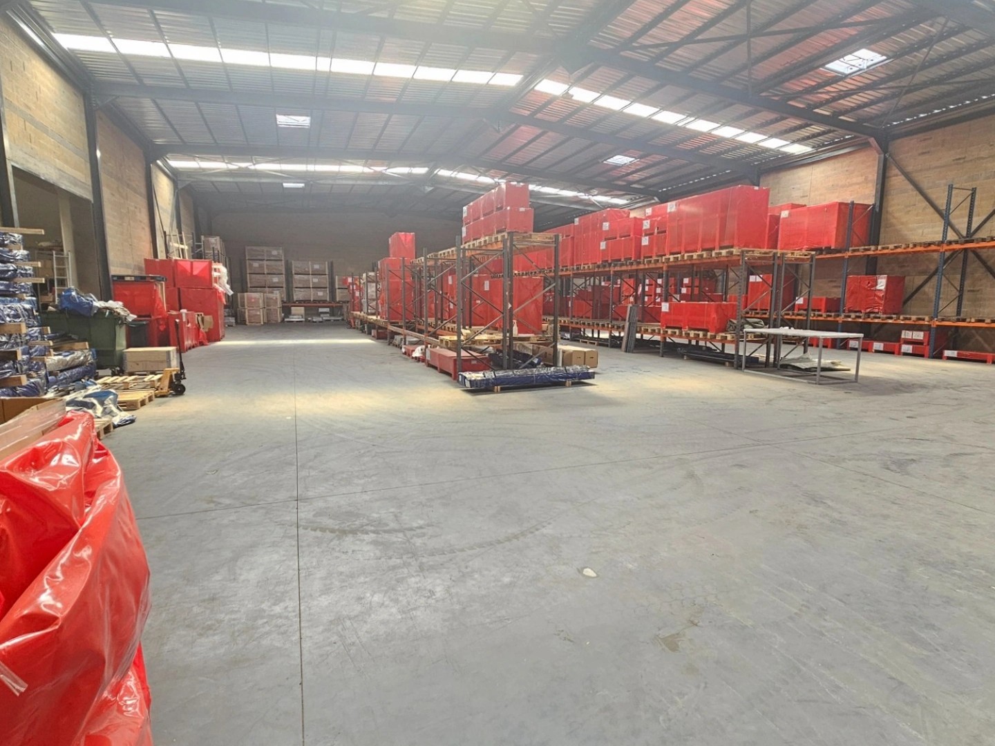 Magasin à vendre - 2100m2 - Lisses (91090)