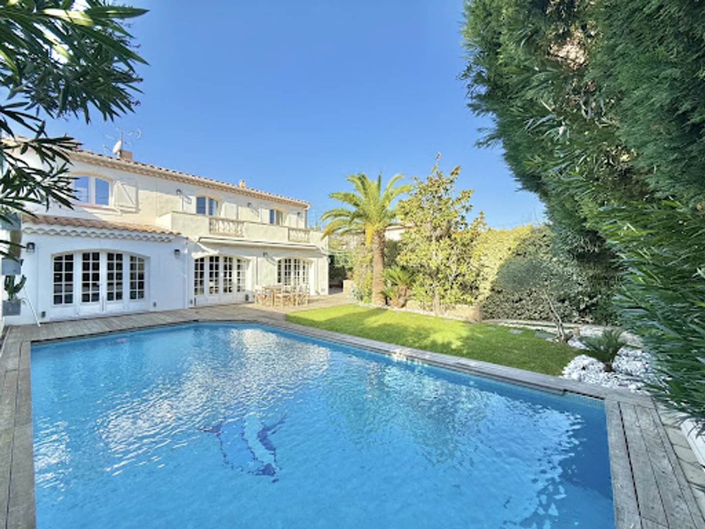 Villa 7 pièces 310 m²