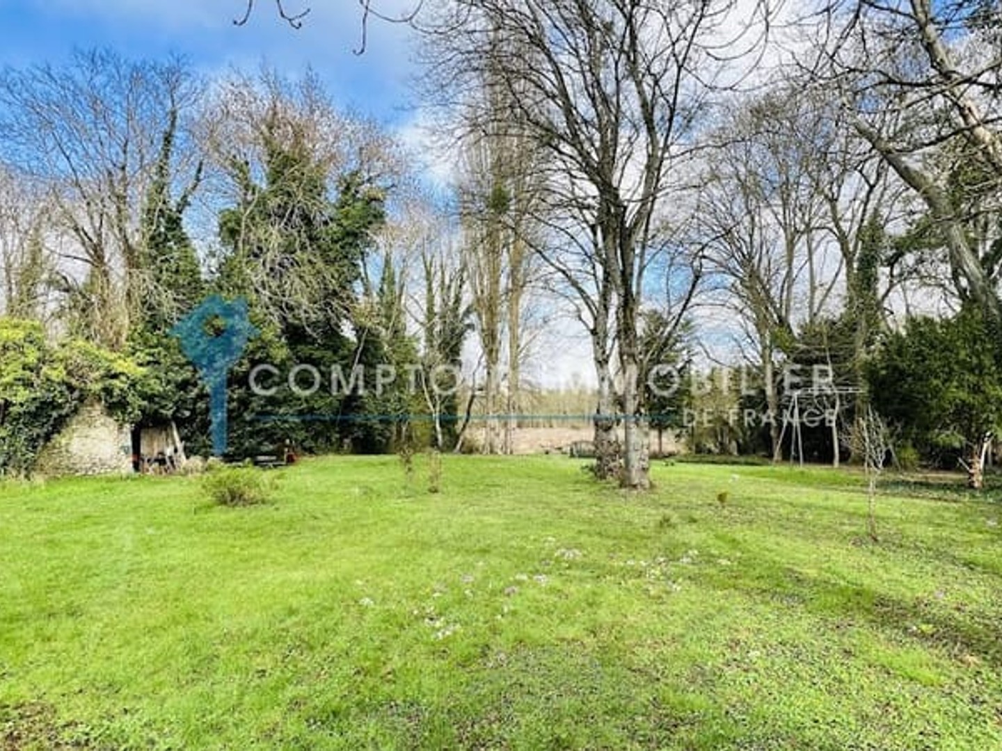 Terrain à vendre - 2170m2 - Vayres-Sur-Essonne (91820)