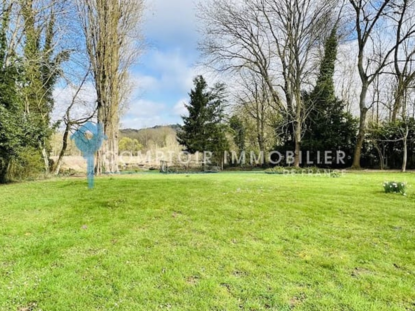 Terrain à vendre - 2170m2 - Vayres-Sur-Essonne (91820)