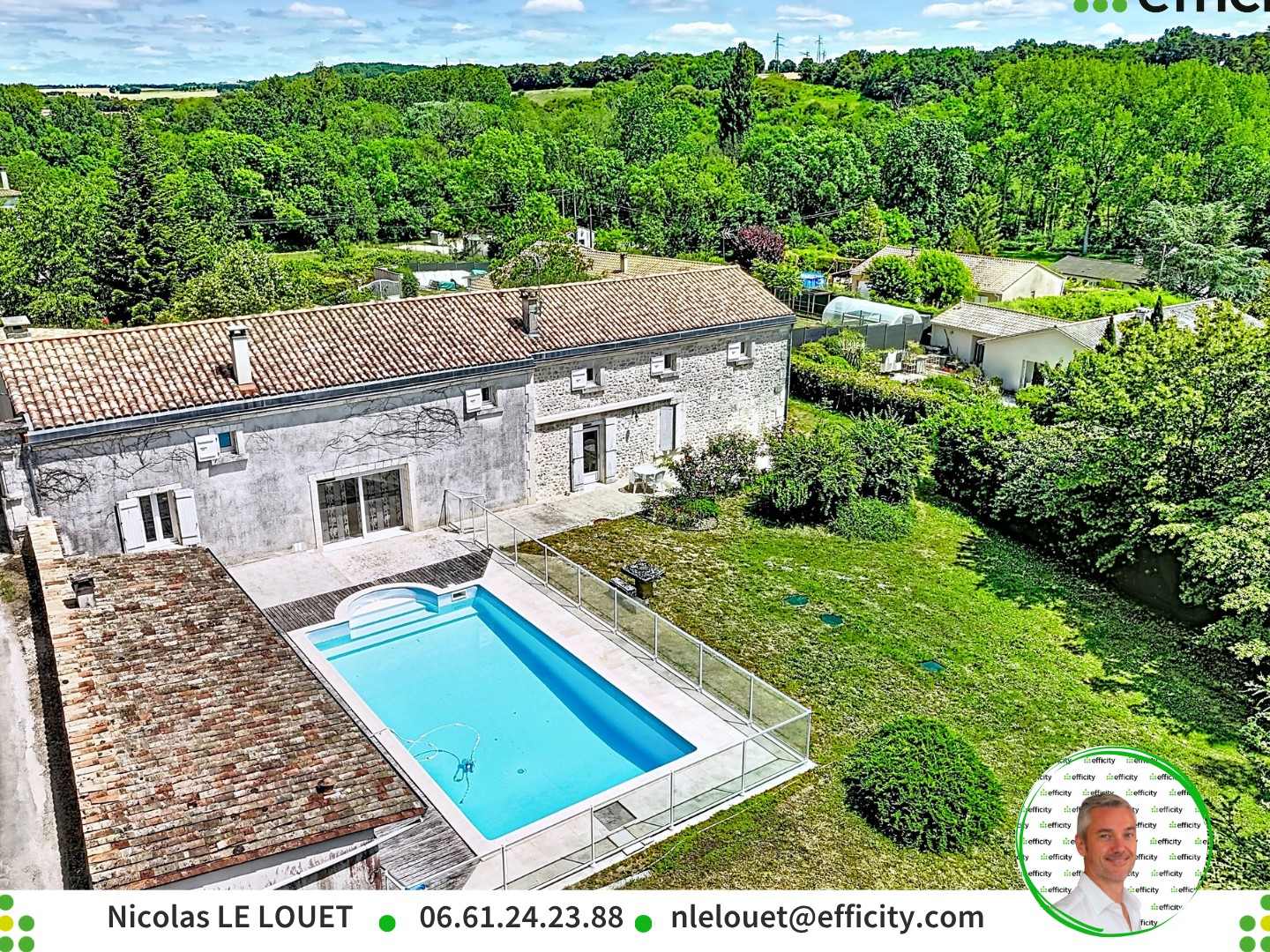 Maison à vendre - 7 pièces - 260m2 - Champniers (16430)