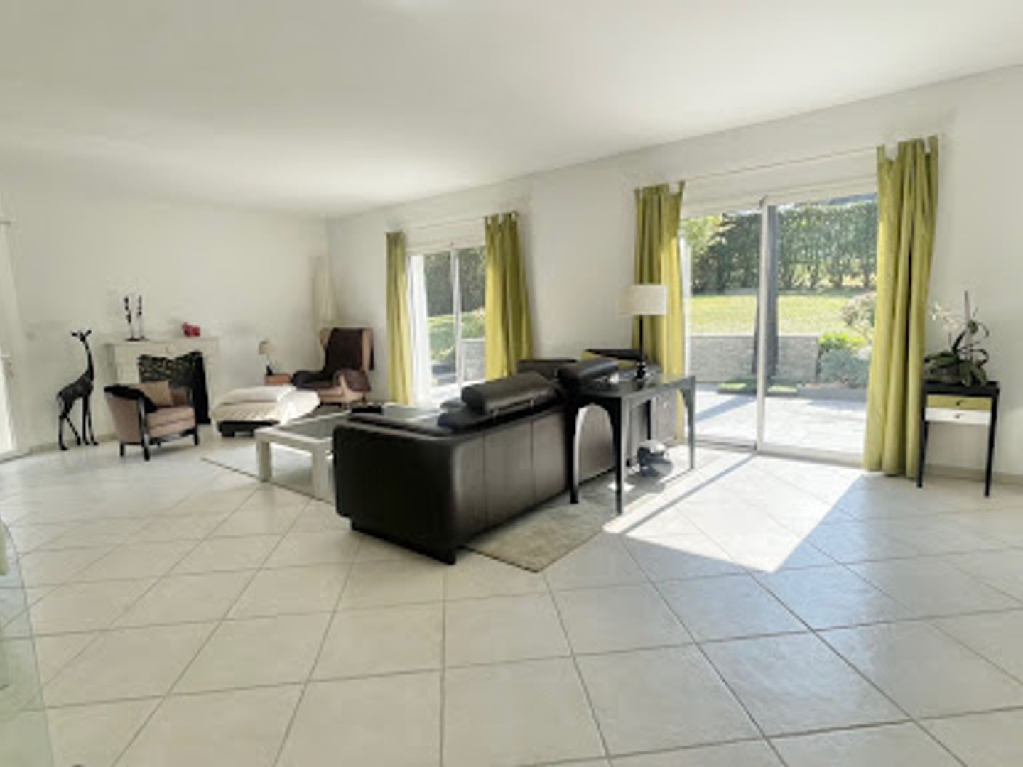 Maison à vendre - 6 pièces - 213m2 - Saint-Cyr-Sur-Loire (37540)