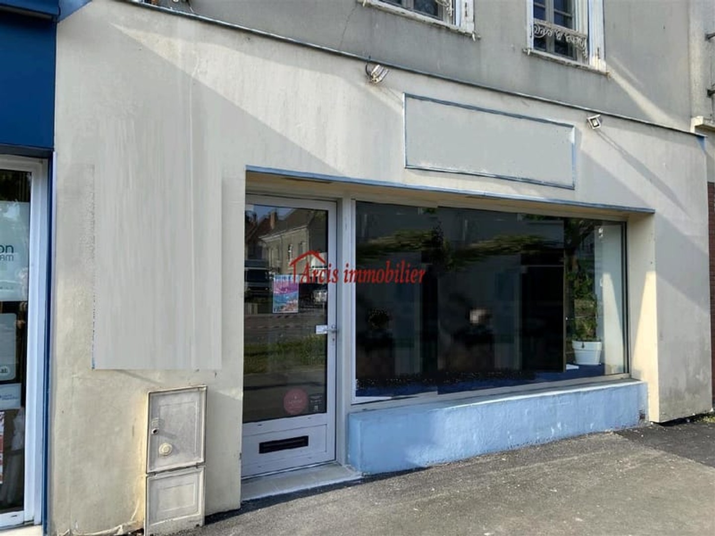 Magasin à vendre - 4 pièces - 55m2 - Arcis-Sur-Aube (10700)