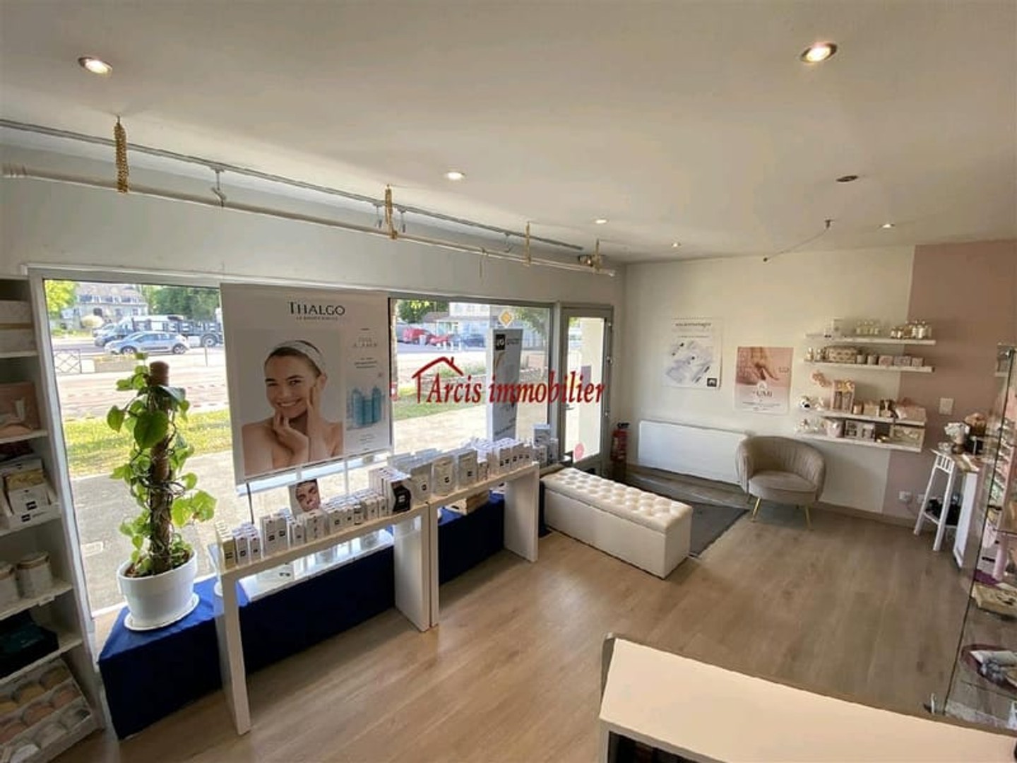 Magasin à vendre - 4 pièces - 55m2 - Arcis-Sur-Aube (10700)
