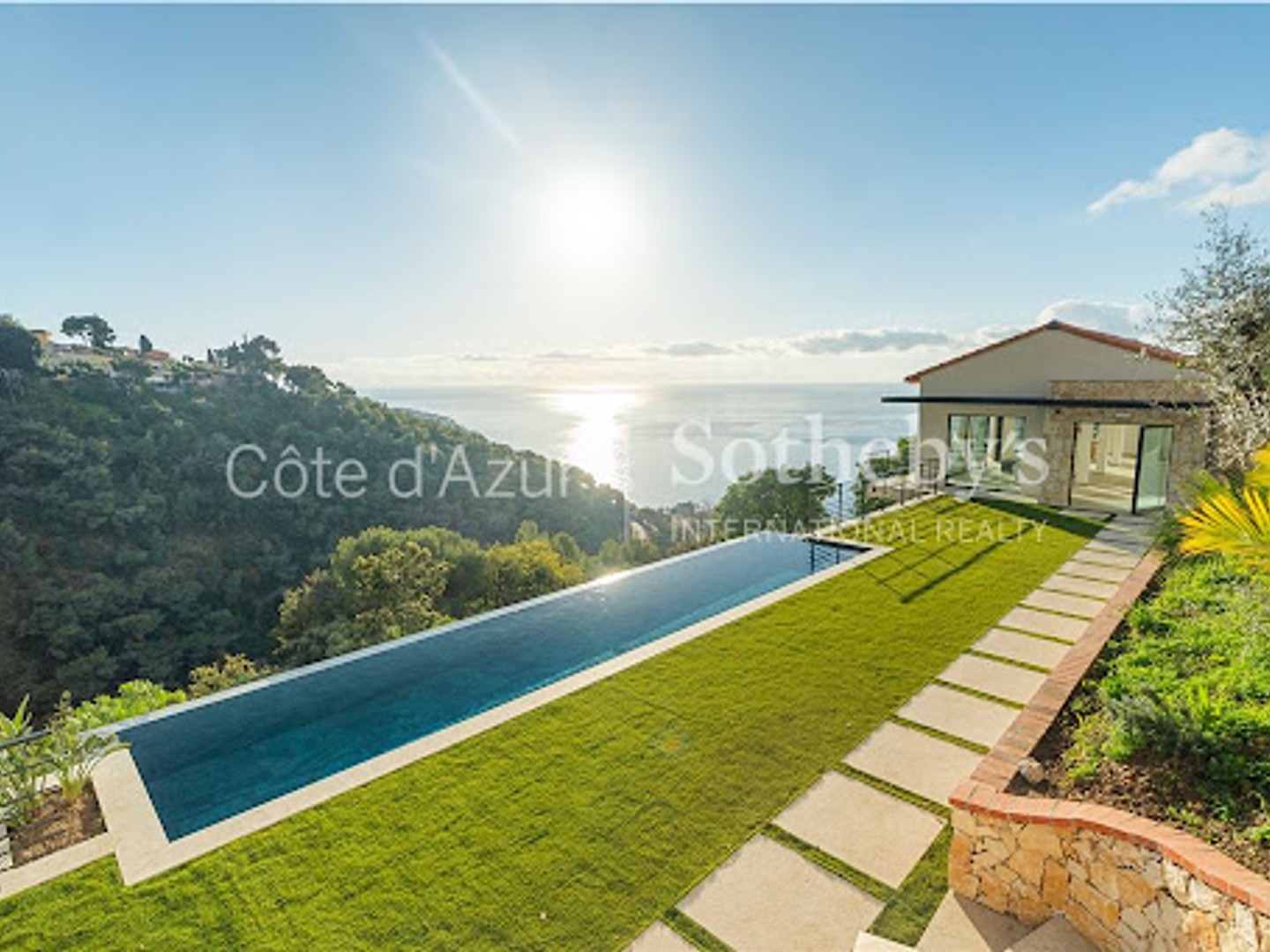 Maison à vendre - 5 pièces - 200m2 - Roquebrune-Cap-Ma... (06190)