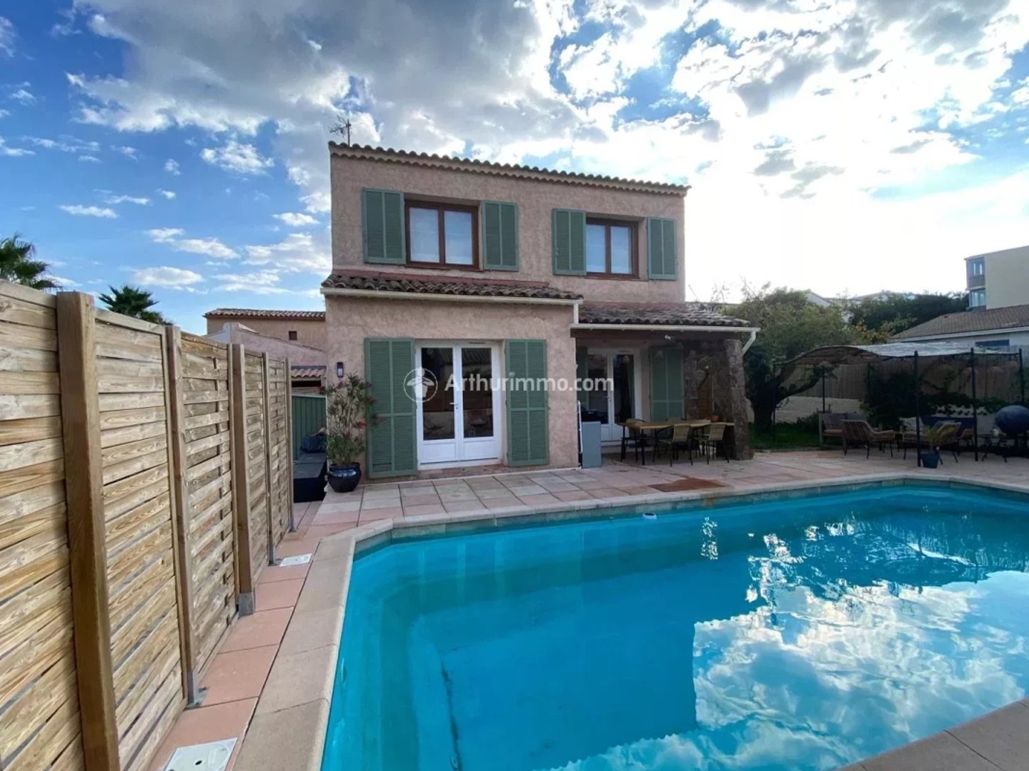 Maison à vendre - 6 pièces - 148m2 - Six-Fours-Les-Plages (83140)