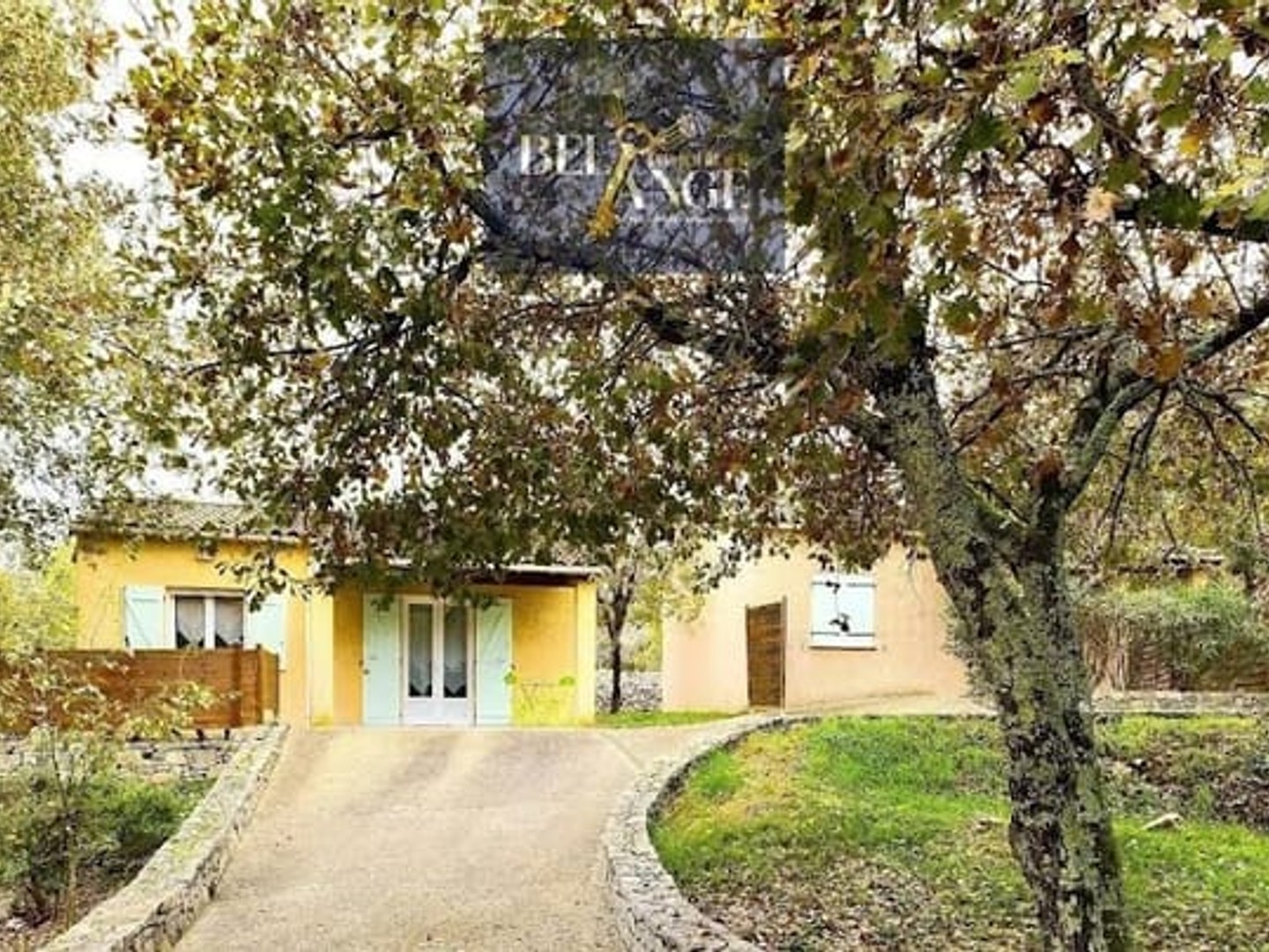 Propriété 18 pièces 255 m²