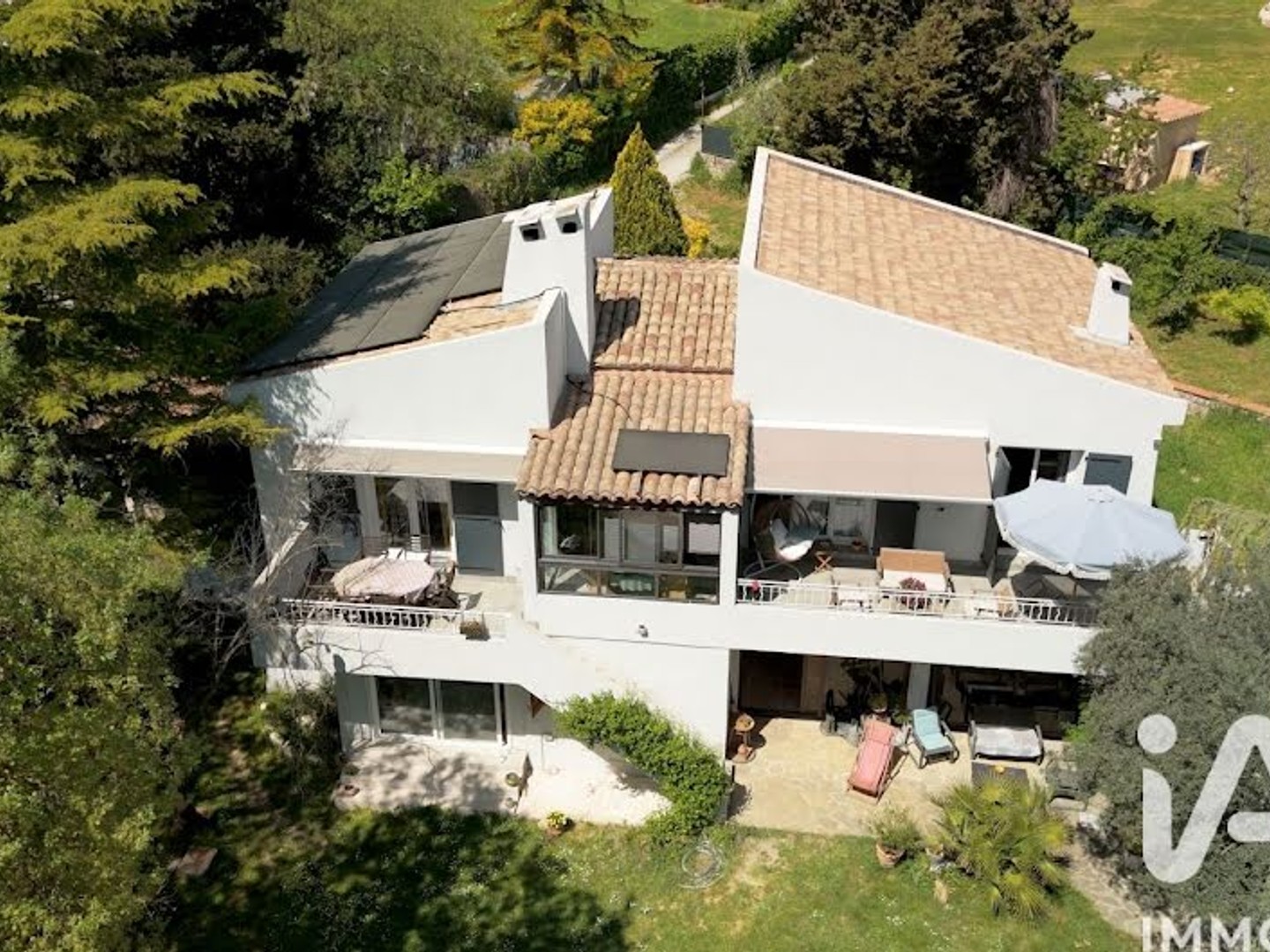 Maison à vendre - 6 pièces - 204m2 - Saint-Jeannet (06640)
