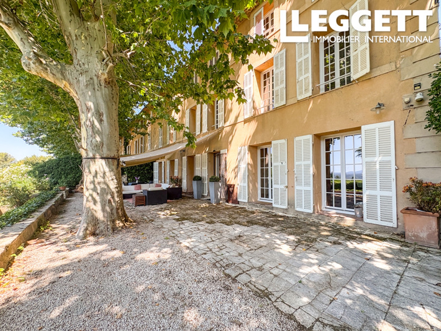 Residence en Aix-en-Provence, bastide 1875, 4 chambres, piscine, parc privé 4200 m², proche centre-ville