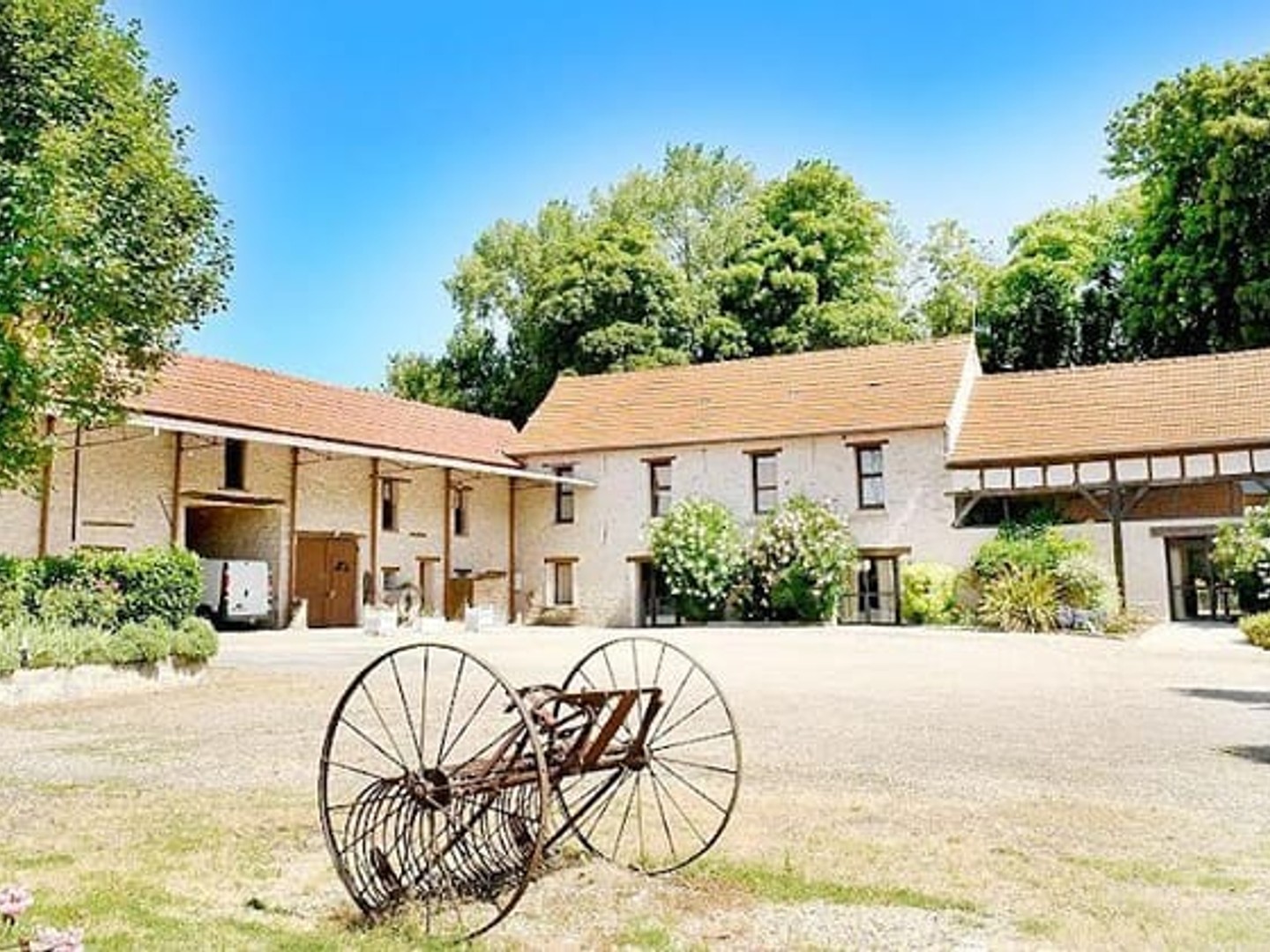 Maison à vendre - 1517m2 - Étréchy (91580)