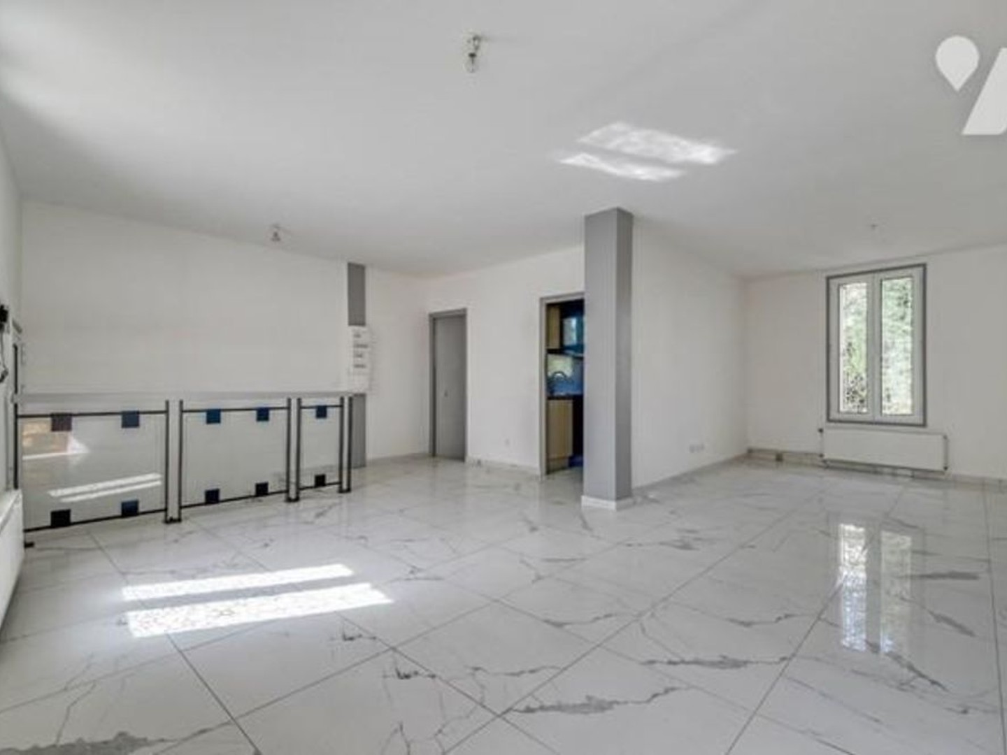 Immeuble à vendre - 7 pièces - 193m2 - Montreuil (93100)