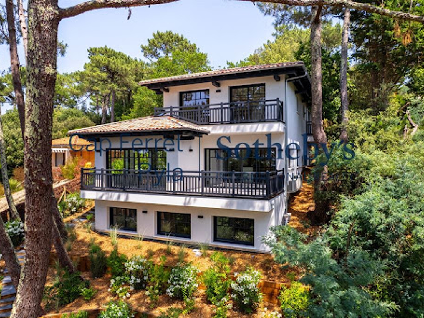 Maison 9 pièces 300 m²
