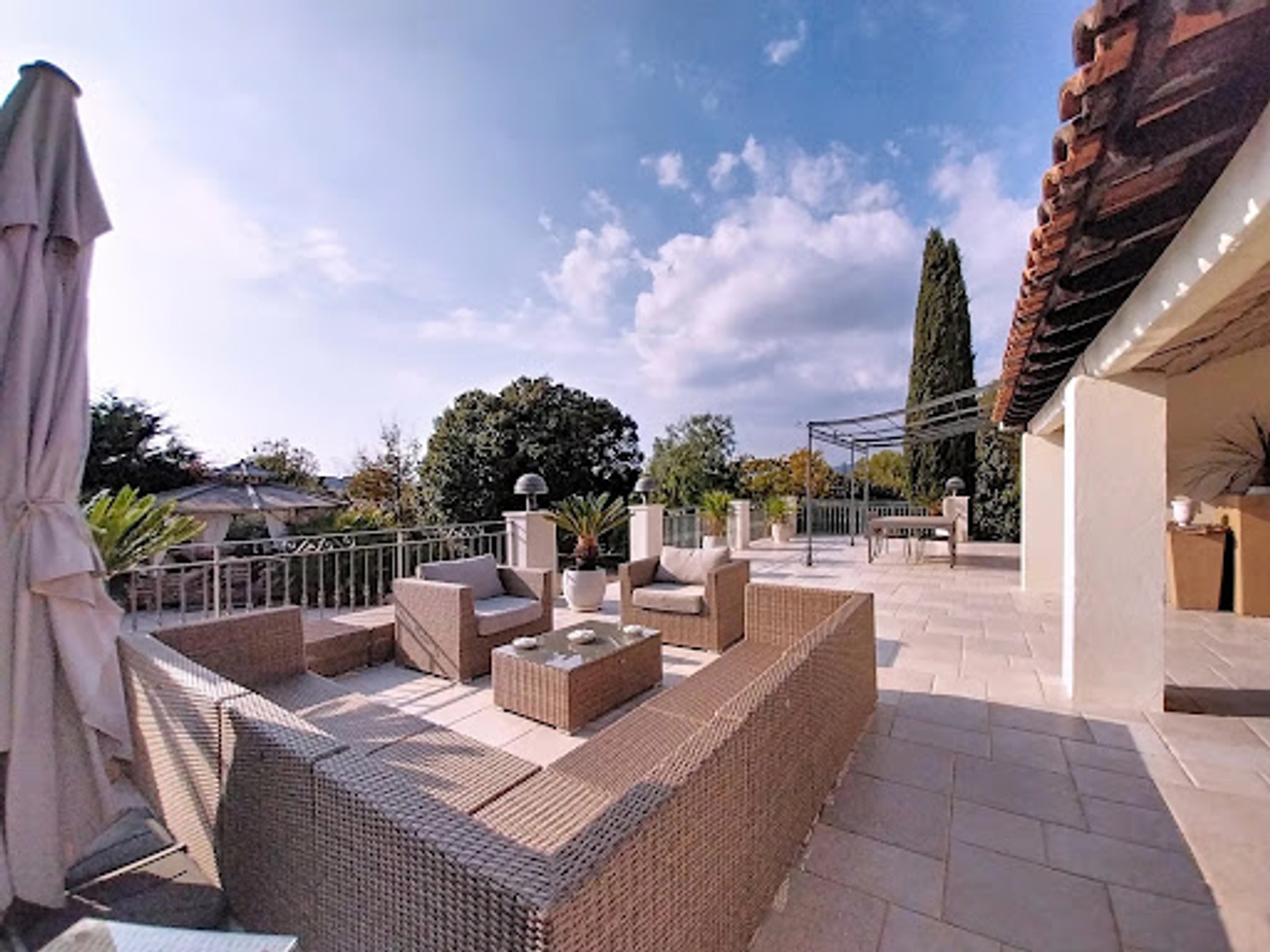 Maison à vendre - 6 pièces - 180m2 - Fréjus (83600)