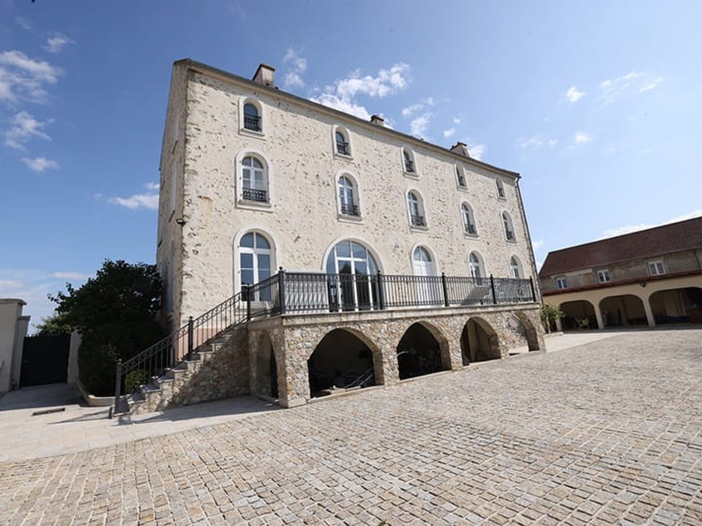 Longères rénovées-Centre Equestre-Lac