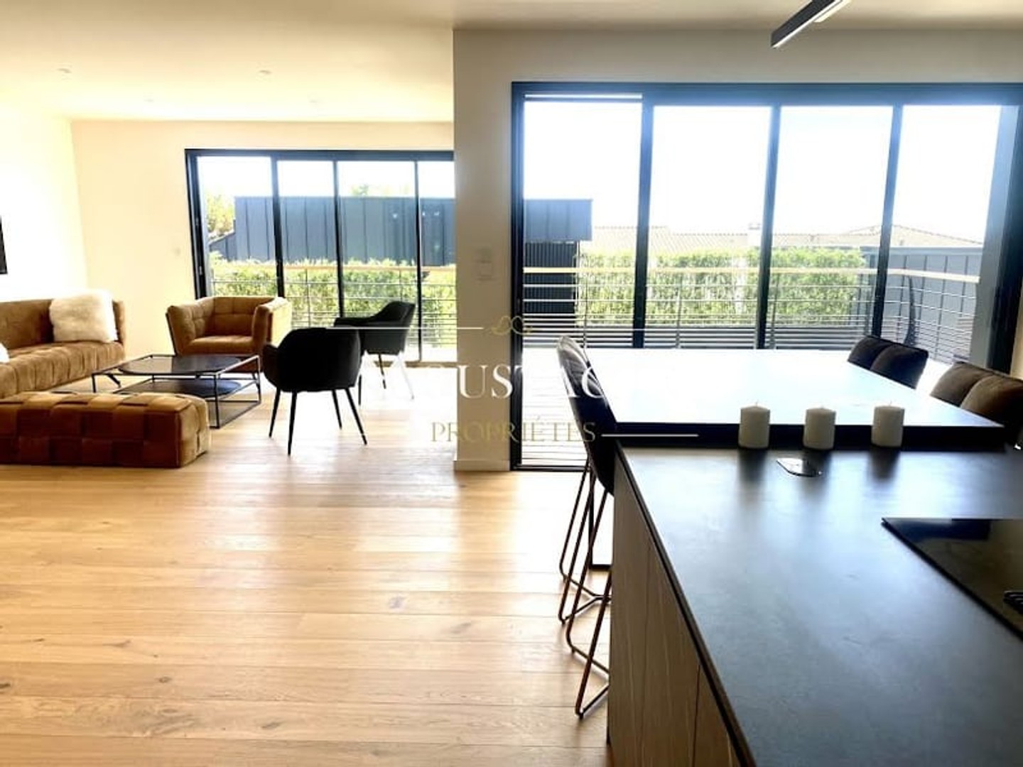 Villa 6 pièces 216 m²