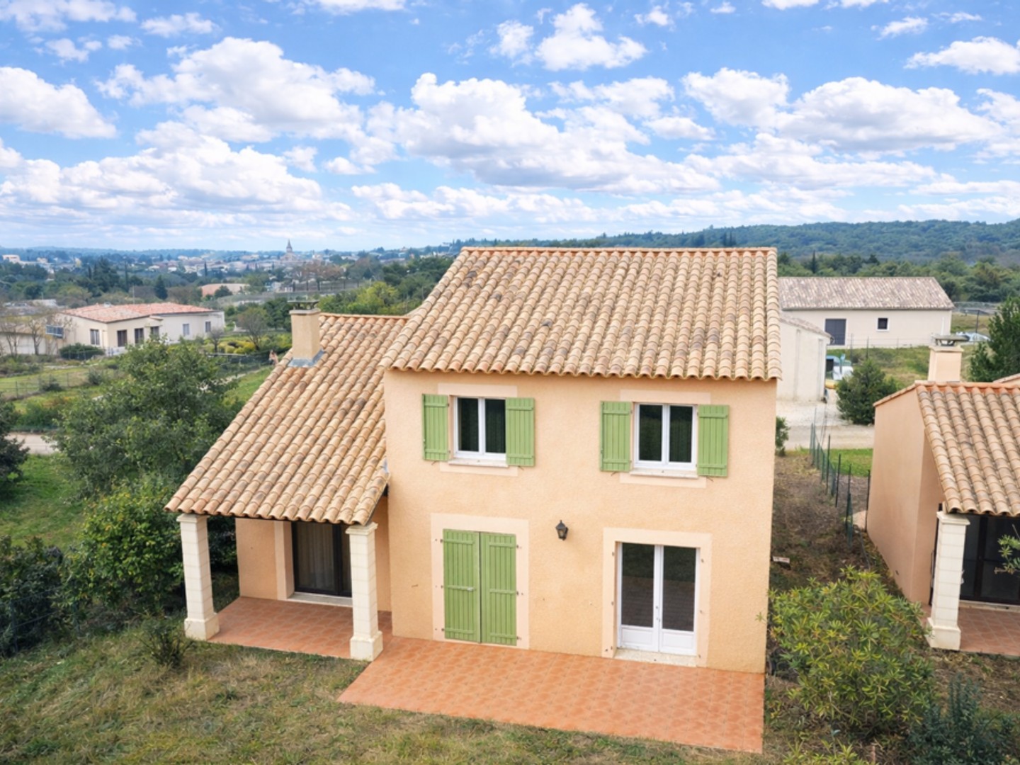 Immeuble à vendre - 348m2 - Saint-Remèze (07700)