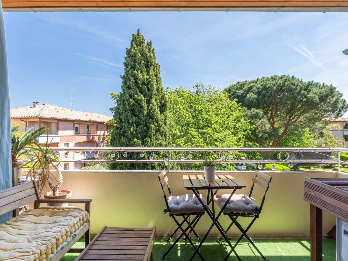 T3, 2 chambres, terrasse, climatisation, 2 places de parking