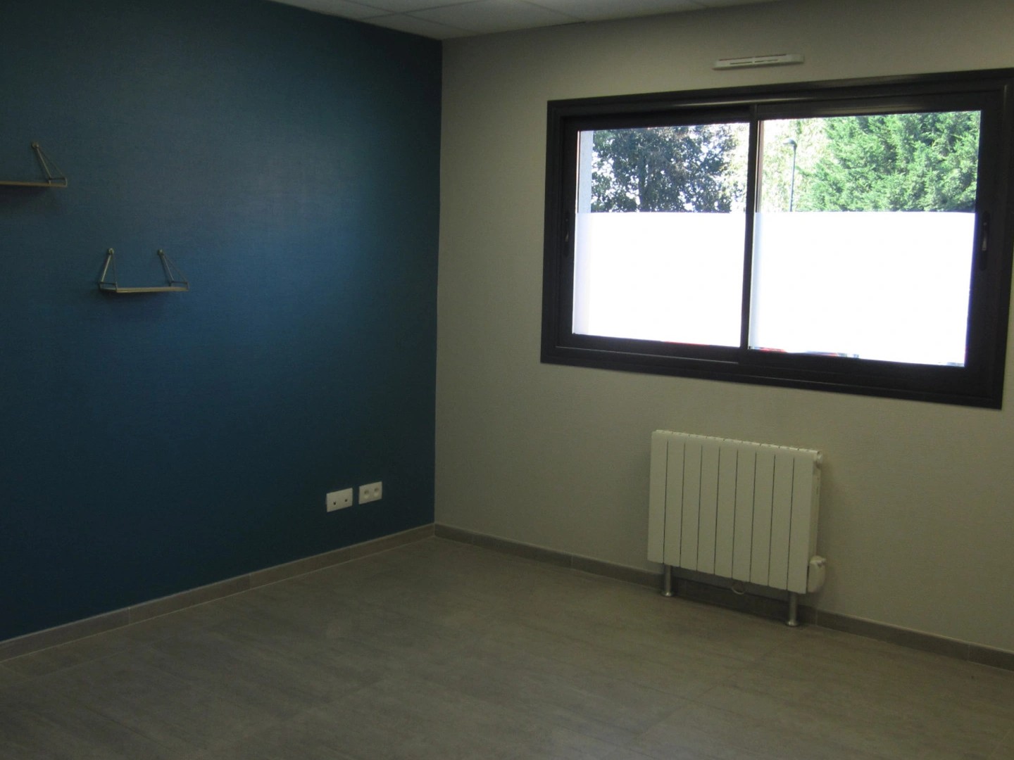 Magasin à vendre - 7 pièces - 337m2 - Isneauville (76230)