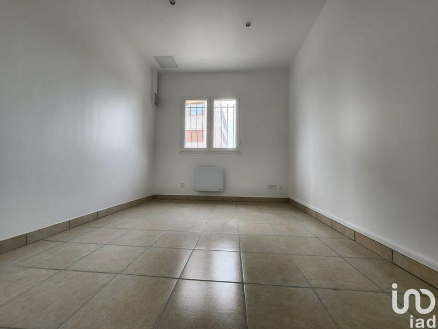 Magasin à vendre - 85m2 - Conflans-Sainte-H... (78700)