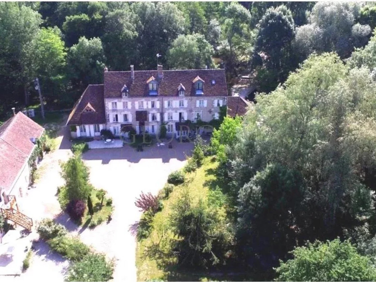 Maison à vendre - 24 pièces - 2300m2 - Mont-Près-Chambord (41250)