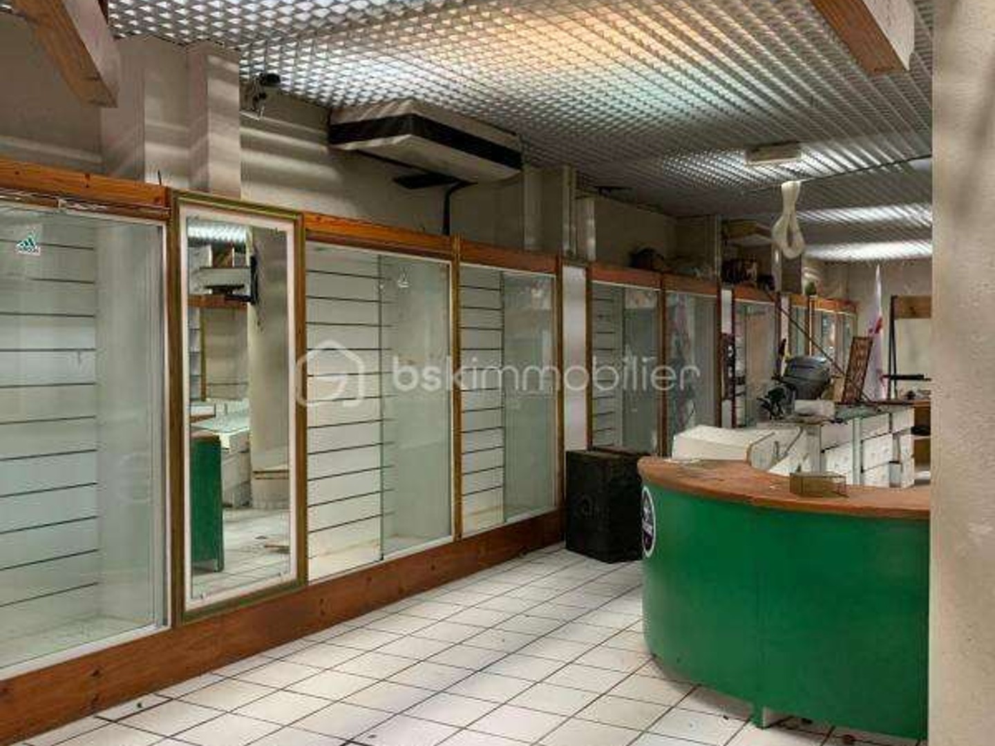 Appartement à vendre - 17 pièces - 838m2 - Basse-Terre (97100)