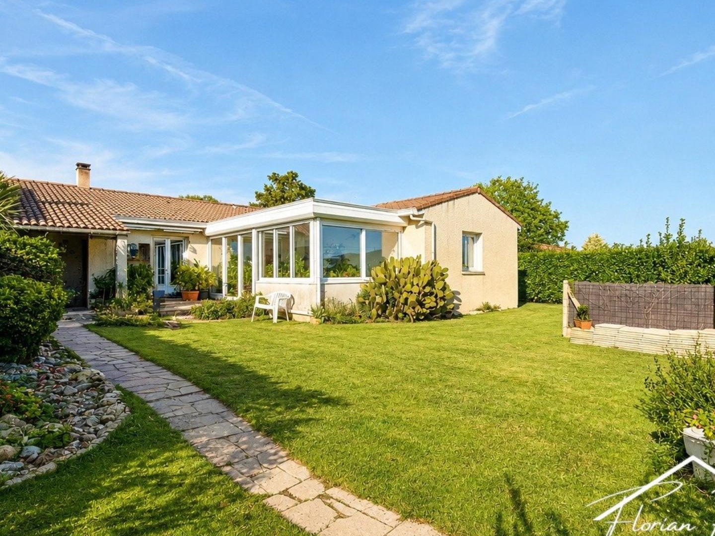 "Blanquefort : maison 137 m², 4 chambres, calme & tramway"
