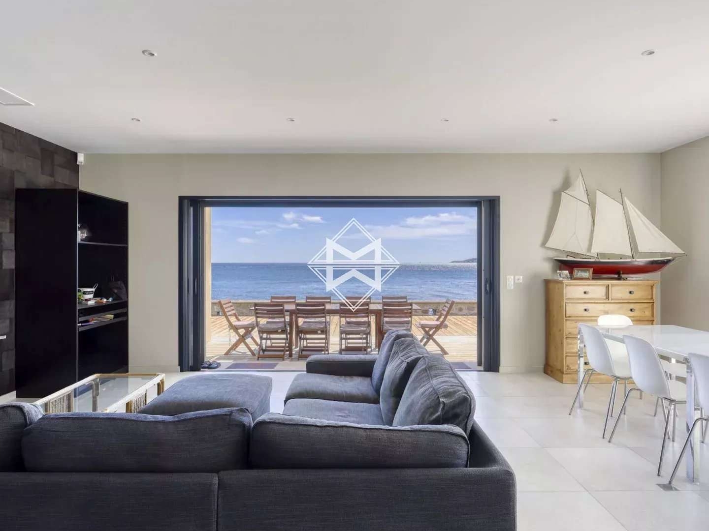 Maison 7 pièces 230 m²