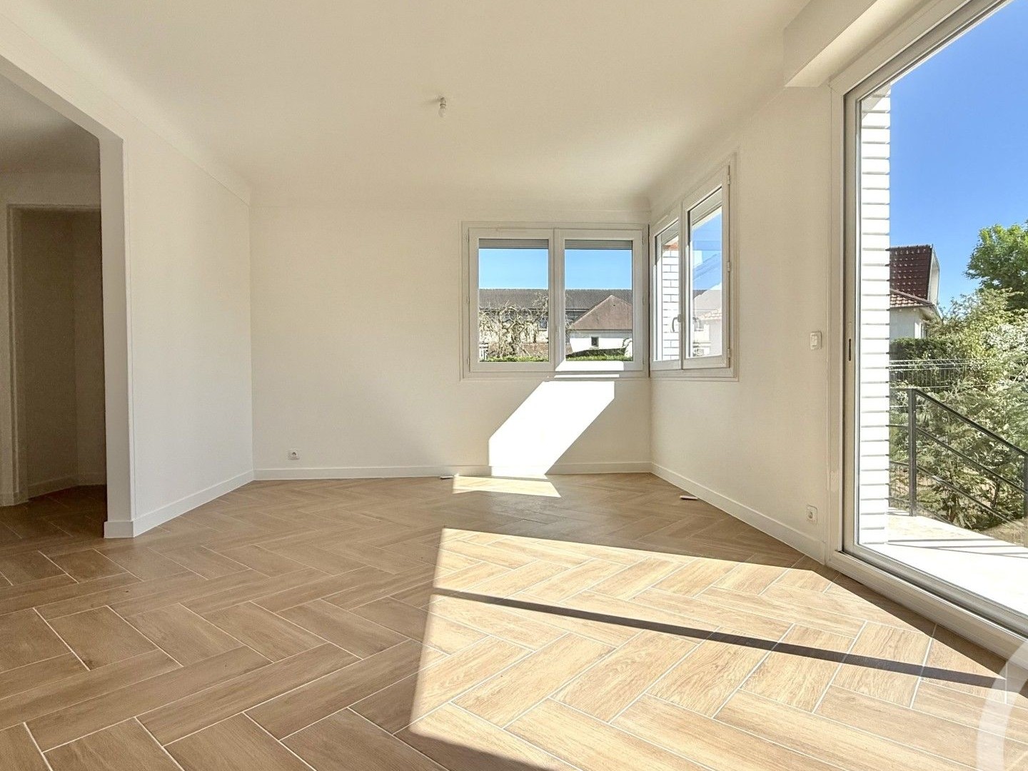 Maison à vendre - 5 pièces - 104m2 - Le Mesnil-Le-Roi (78600)