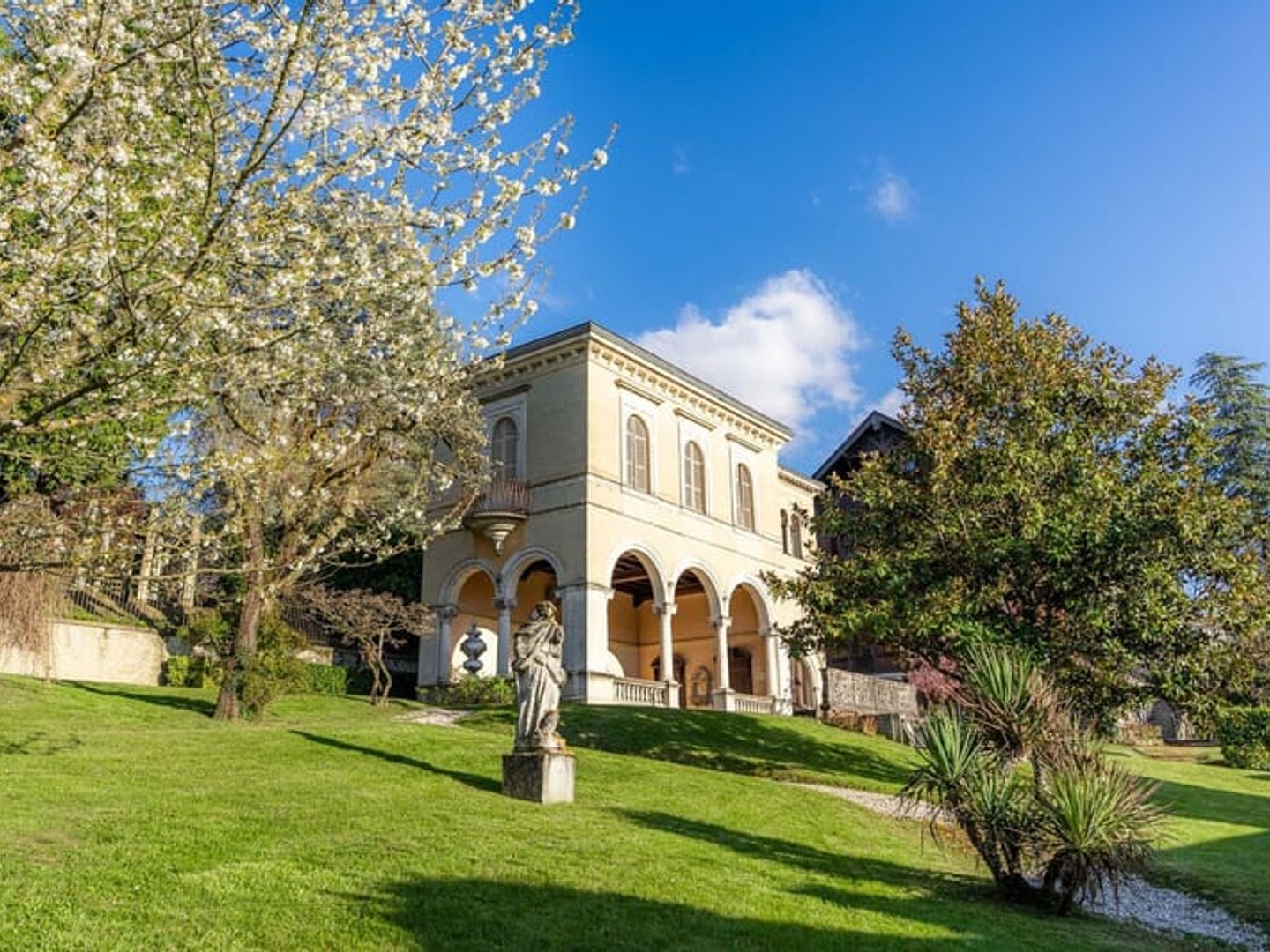 Maison à vendre - 25 pièces - 430m2 - Aix-Les-Bains (73100)