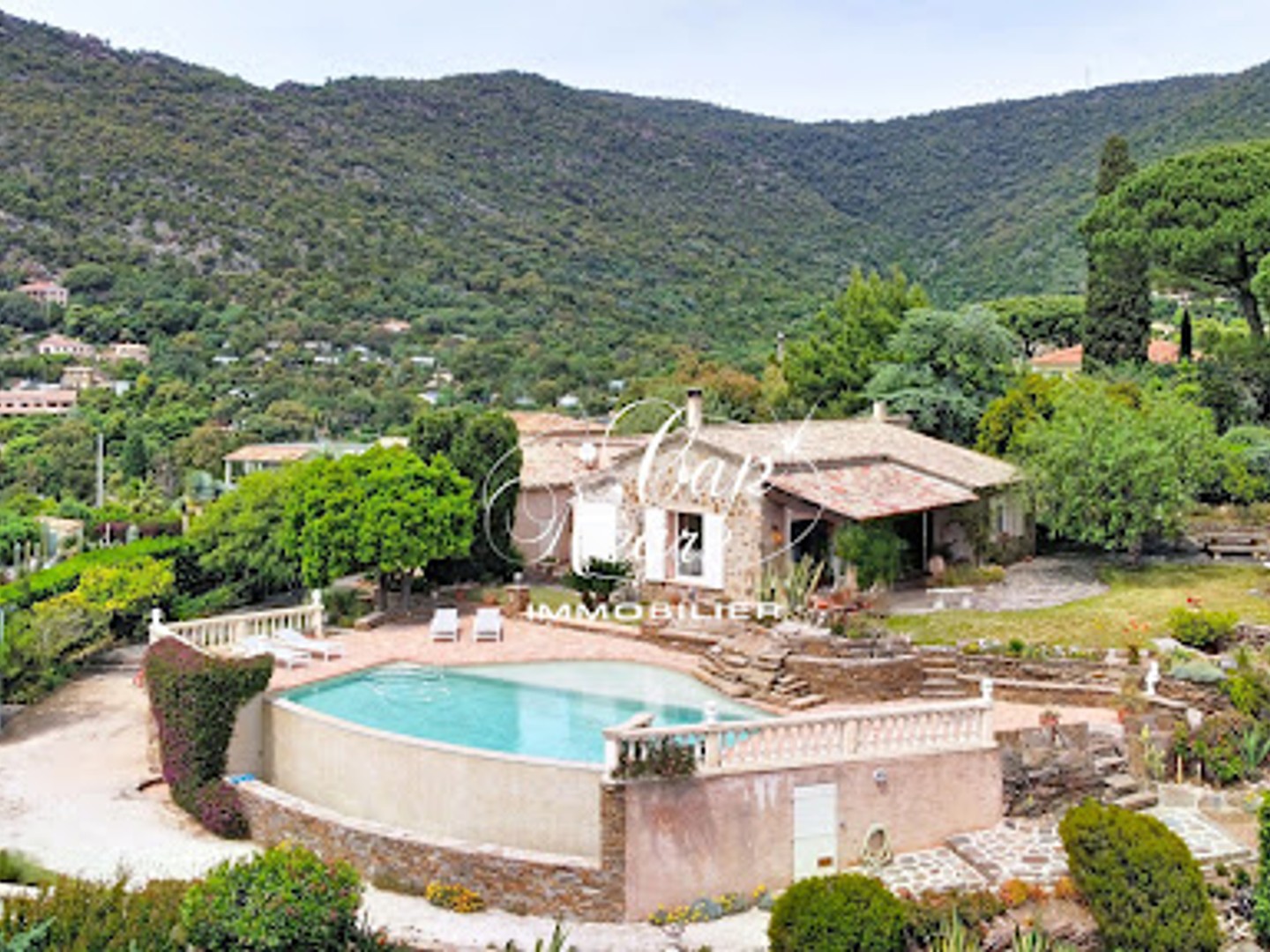 Maison à vendre - 9 pièces - 298m2 - Rayol-Canadel-Sur... (83820)