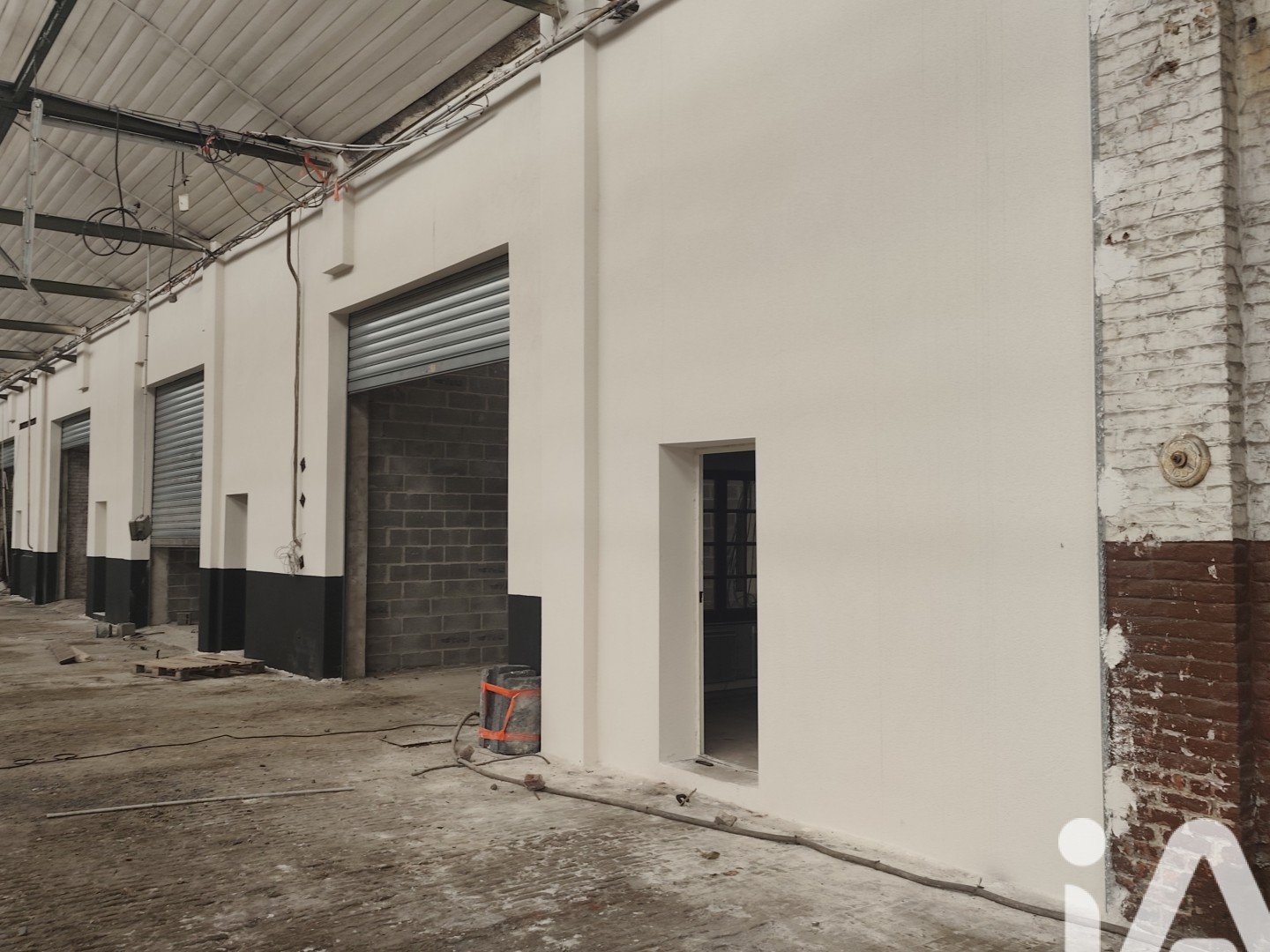 Parking / garage / box à vendre - 93m2 - Roubaix (59100)