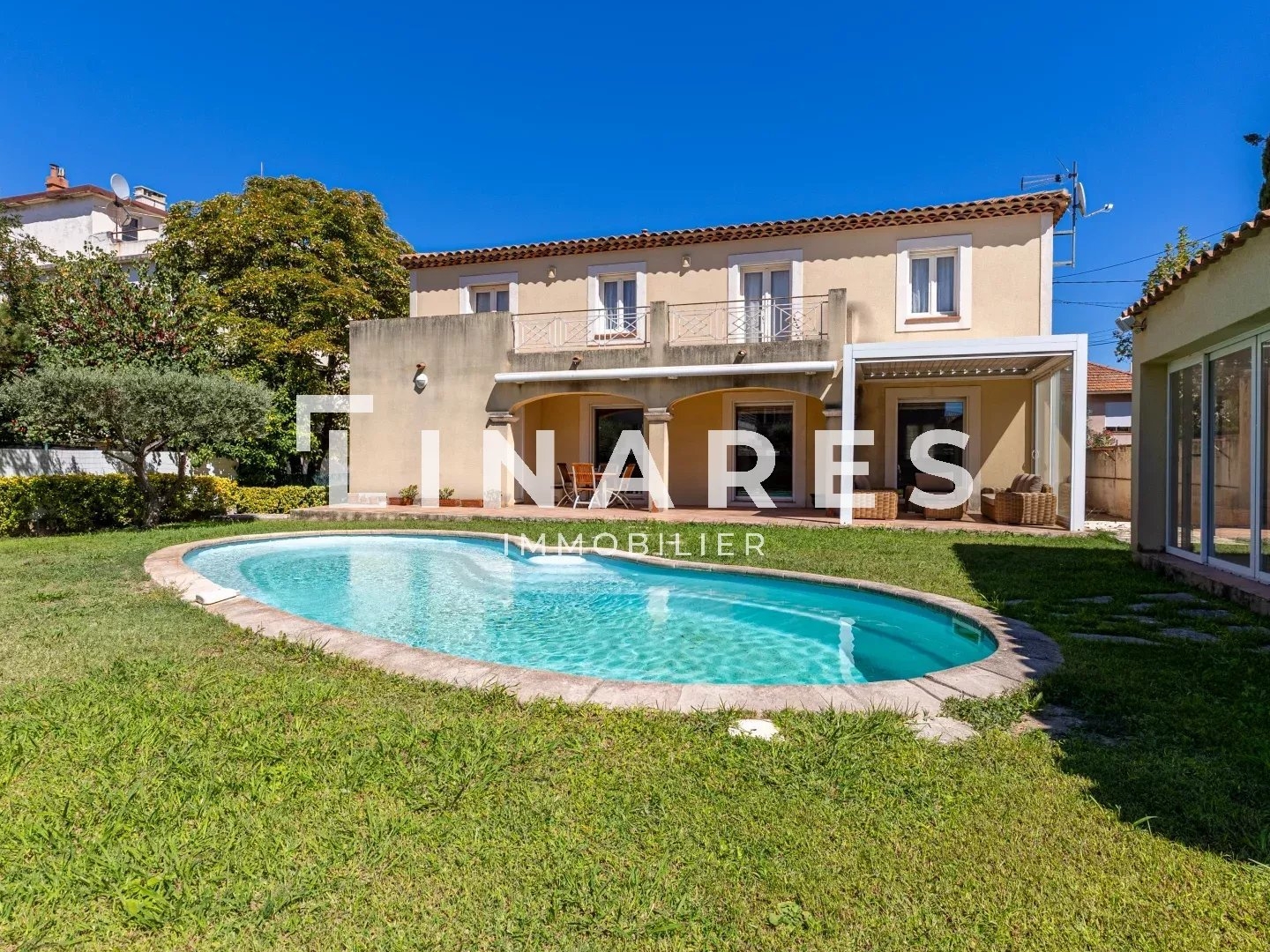 LA FAMILIALE - Maison T7 de 202m2 - Terrasses - Piscine - Garage - 13009 Sainte-Marguerite