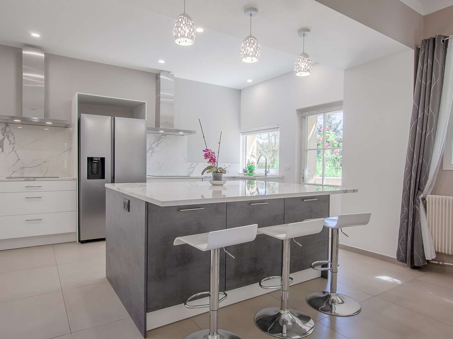 Maison à vendre - 11 pièces - 271m2 - Aix-En-Provence (13080)