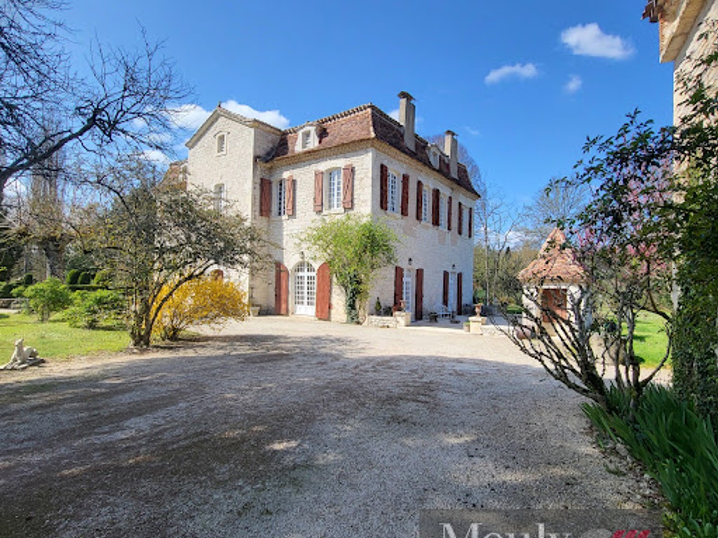Château 11 pièces 360 m²