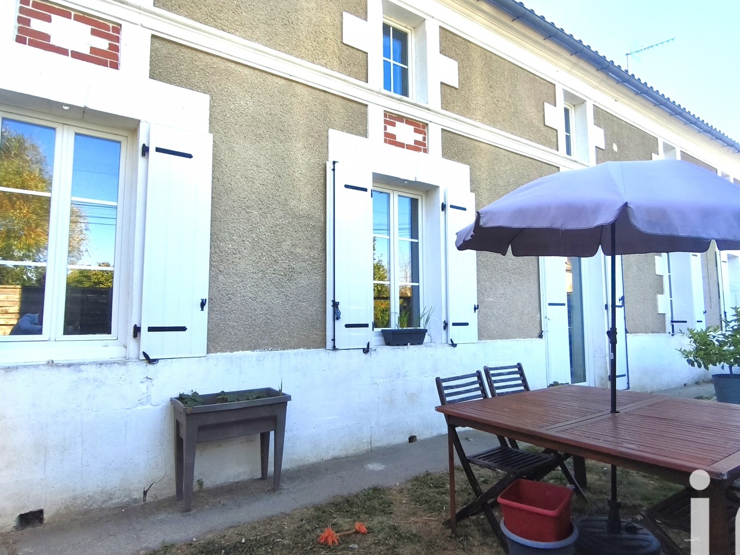 Maison à vendre - 5 pièces - 145m2 - Montlieu-La-Garde (17210)