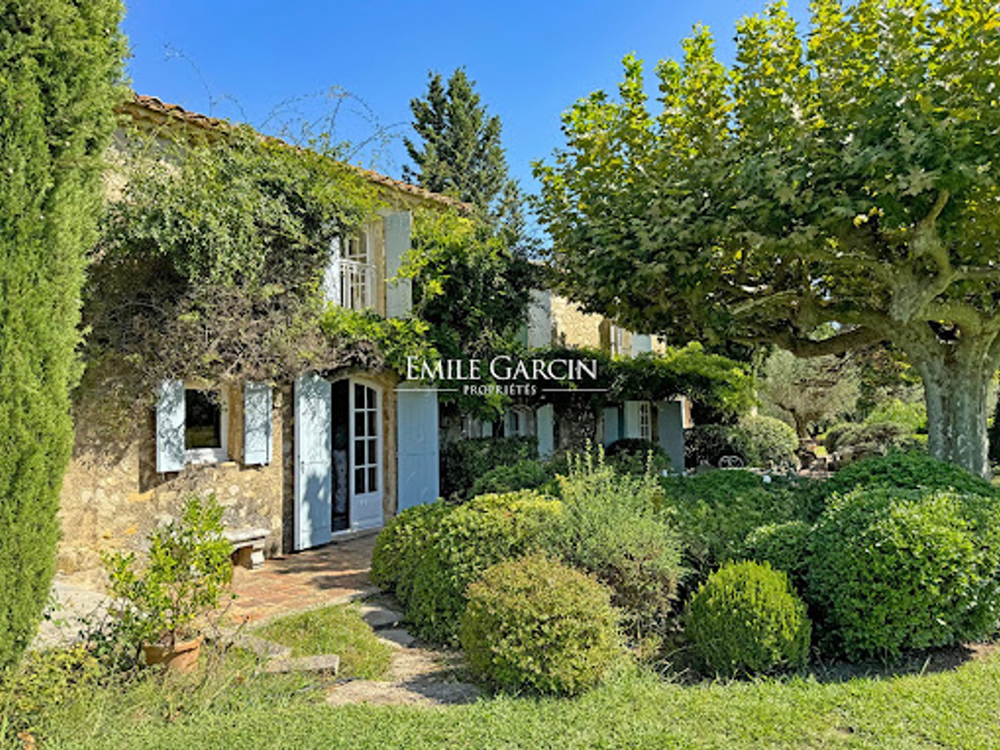 Maison 12 pièces 300 m²