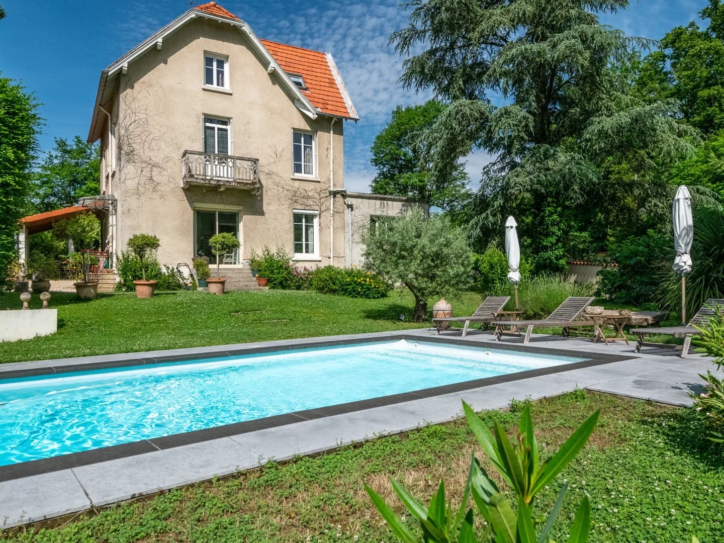 Maison à vendre - 7 pièces - 214m2 - Charbonnières-Les... (69260)