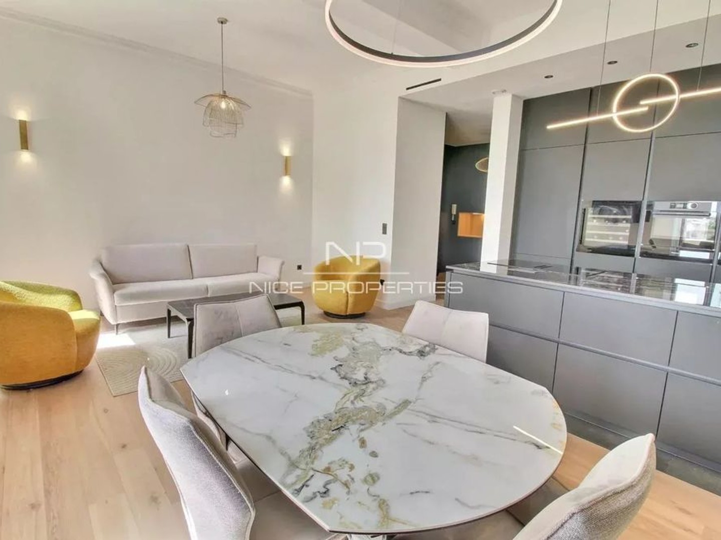 Appartement à vendre - 3 pièces - 81m2 - Nice (06000)