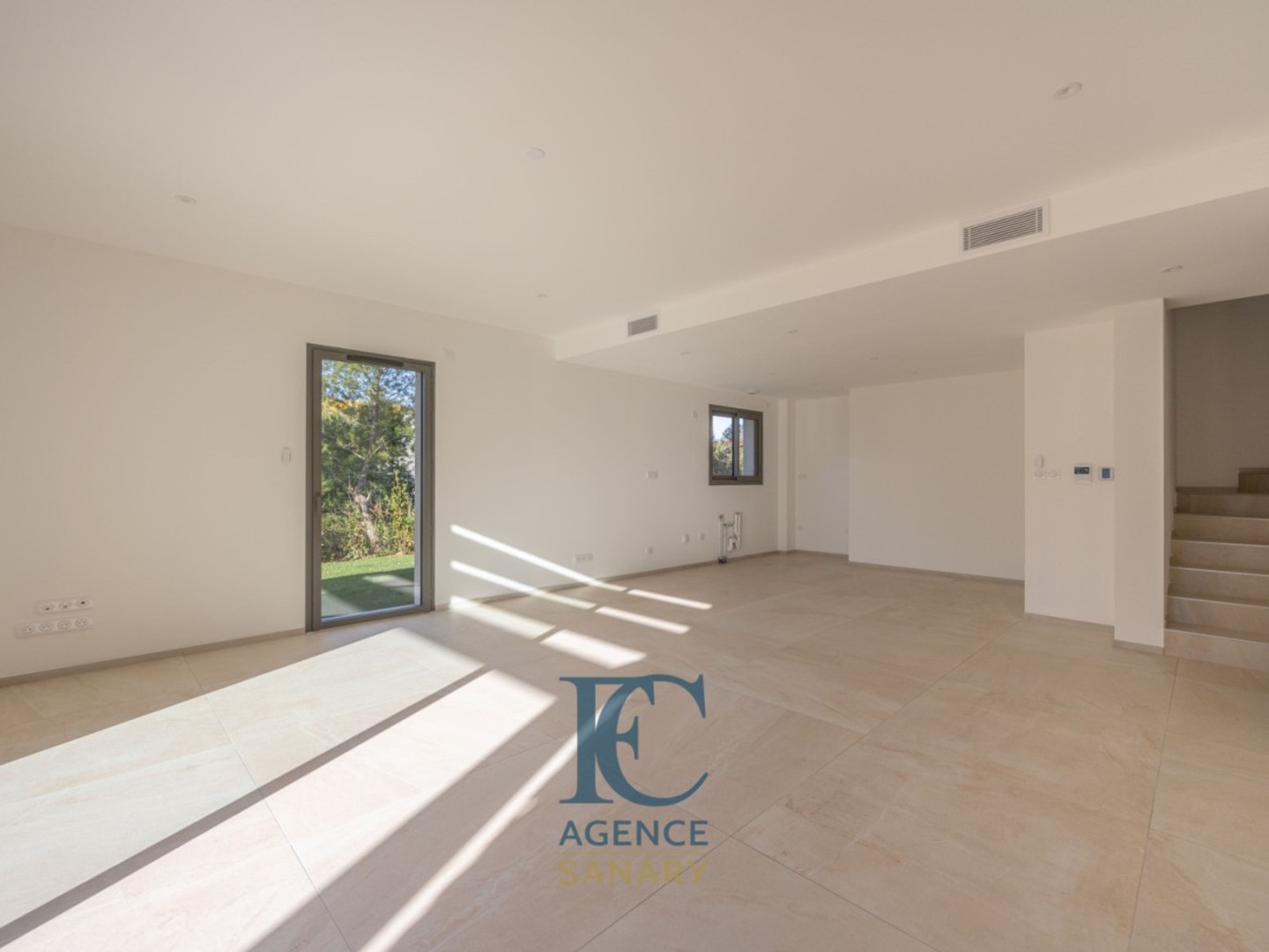 Maison à vendre - 4 pièces - 115m2 - Six-Fours-Les-Plages (83140)