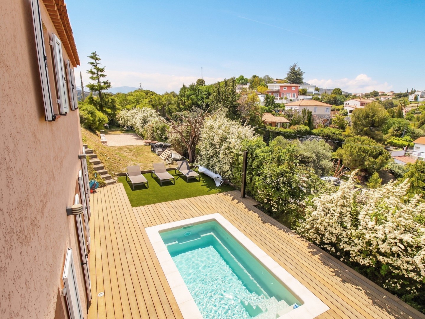 MAISON INDIVIDUELLE RÉCENTE - Secteur SAINT-PIERRE DE FÉRIC / COSTIÈRES - VUE DÉGAGÉE ET CALME avec PISCINE