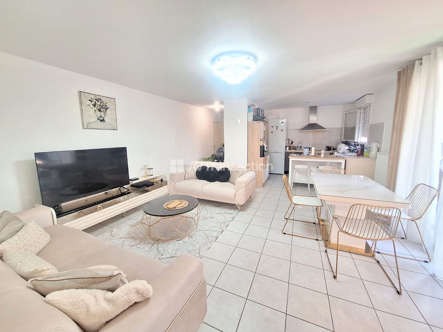 T4 DE 80 m² -ENTIEREMENT RENOVE -Balcon 10 m² –Résidence récente