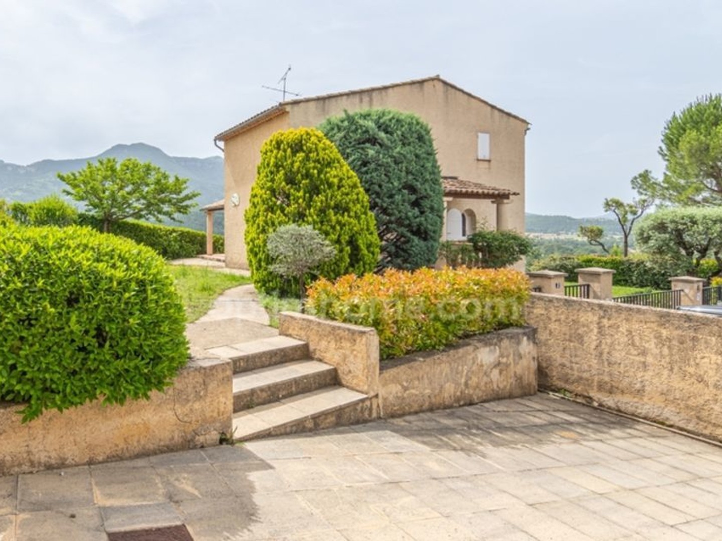 Maison à vendre - 6 pièces - 180m2 - Digne-Les-Bains (04000)