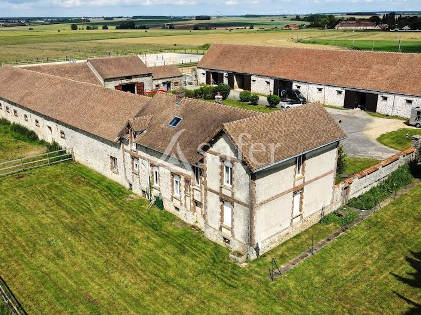 Maison 9 pièces 230 m²