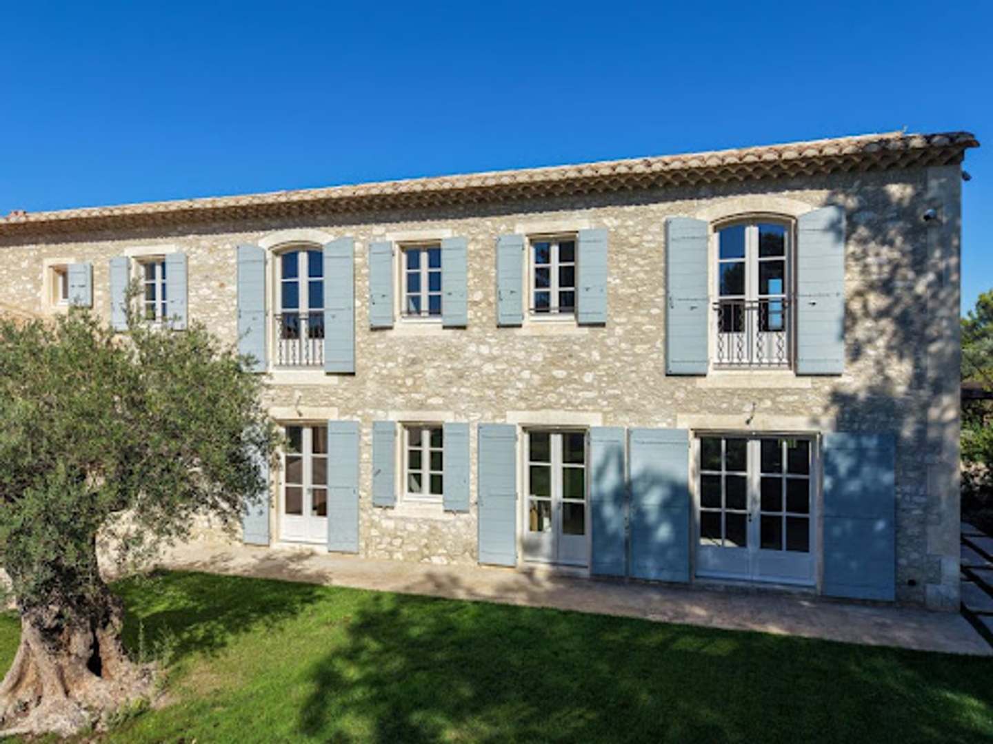 Maison à vendre - 8 pièces - 342m2 - Eygalières (13810)