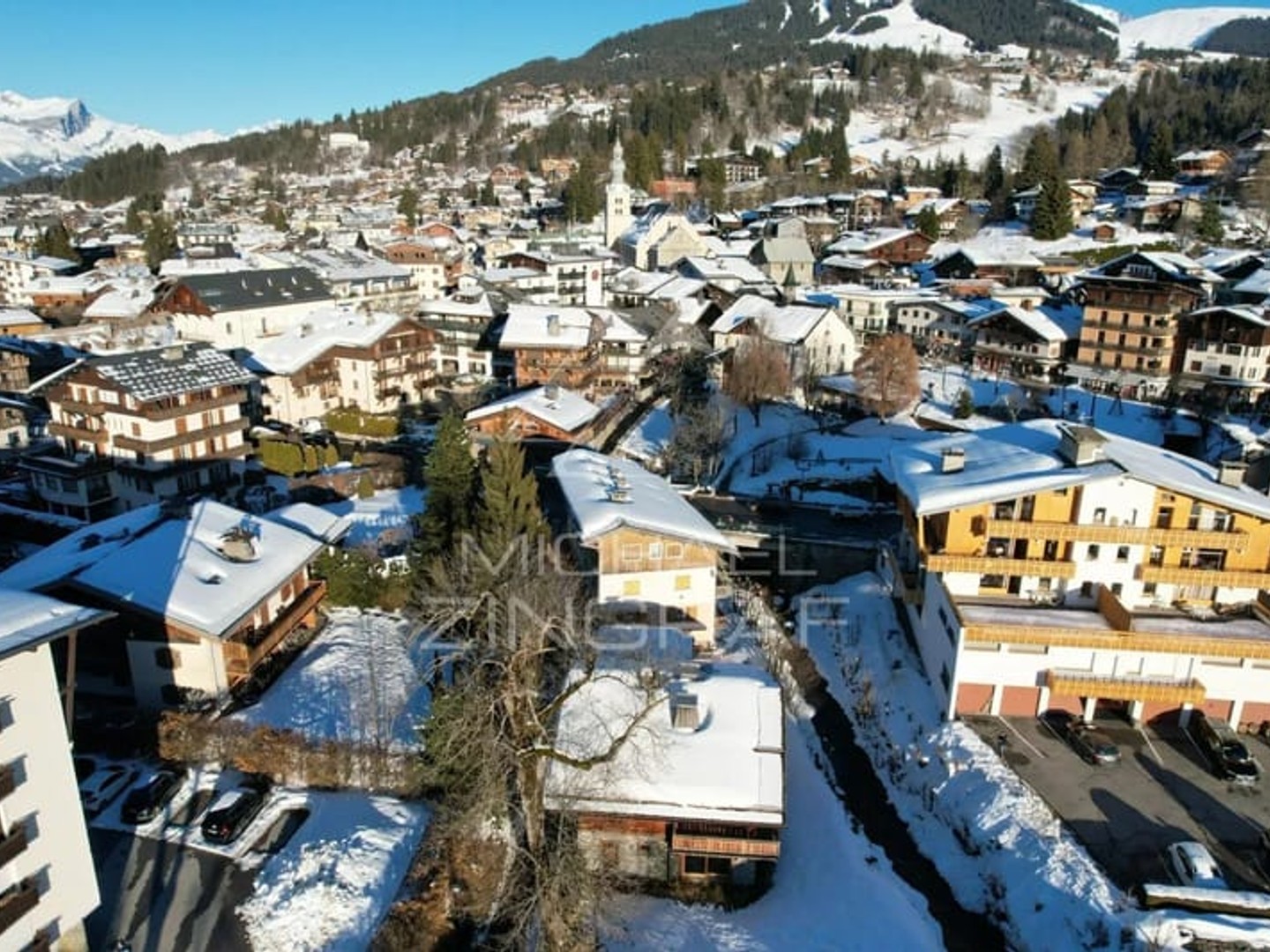 Hotel à rénover - Centre à pied - Vue dégagée et calme