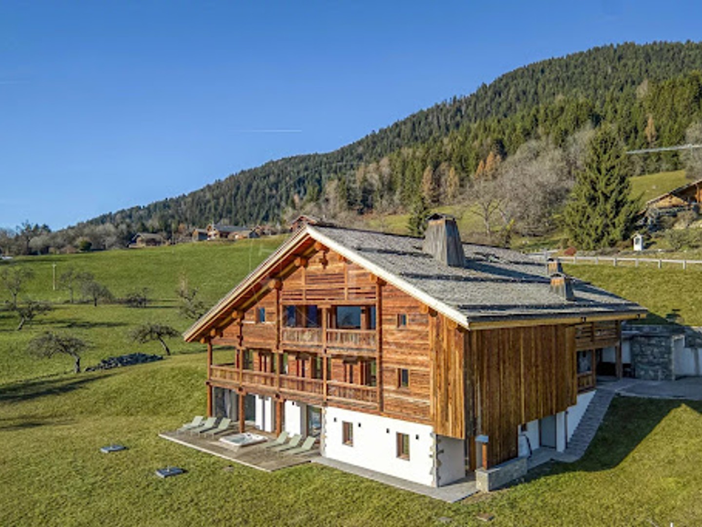 Chalet 13 pièces 736 m²