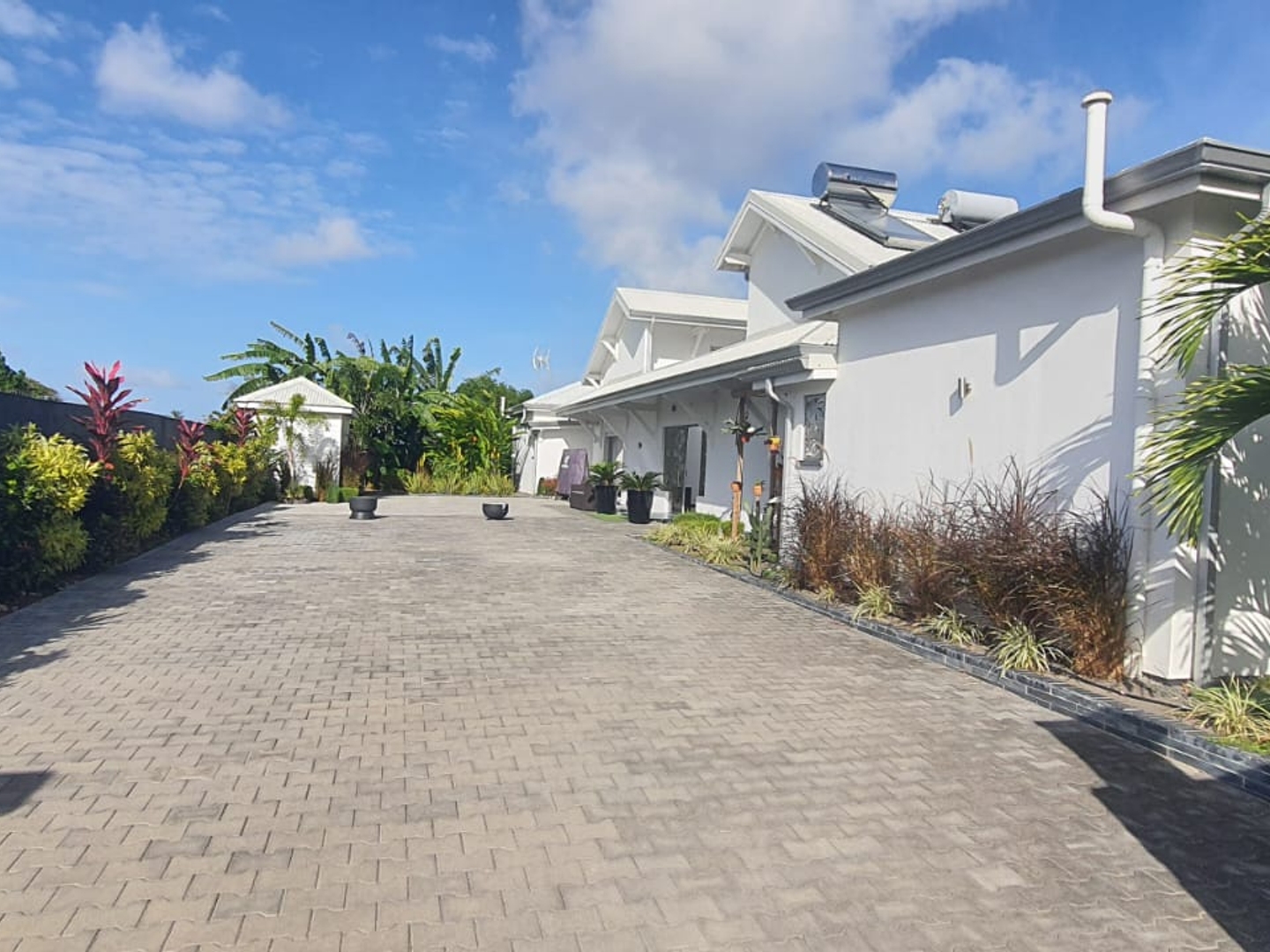 Maison à vendre - 8 pièces - 280m2 - Saint-François (97118)